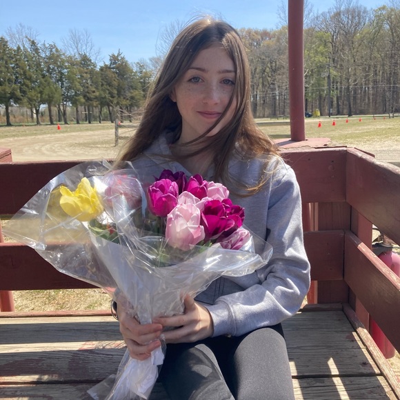 Meet your posher, Jennifer - Picture 4 of 7